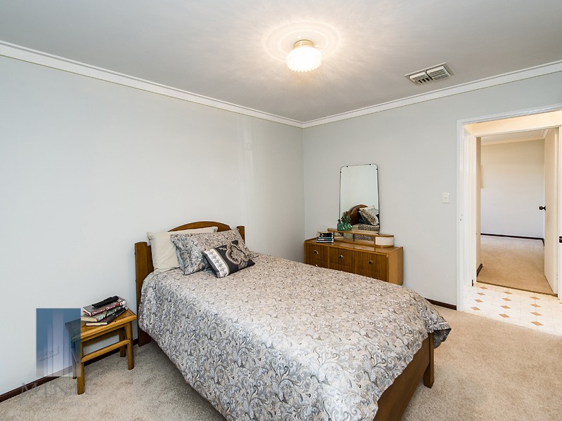 32 Narcissus Avenue, Parkwood WA 6147