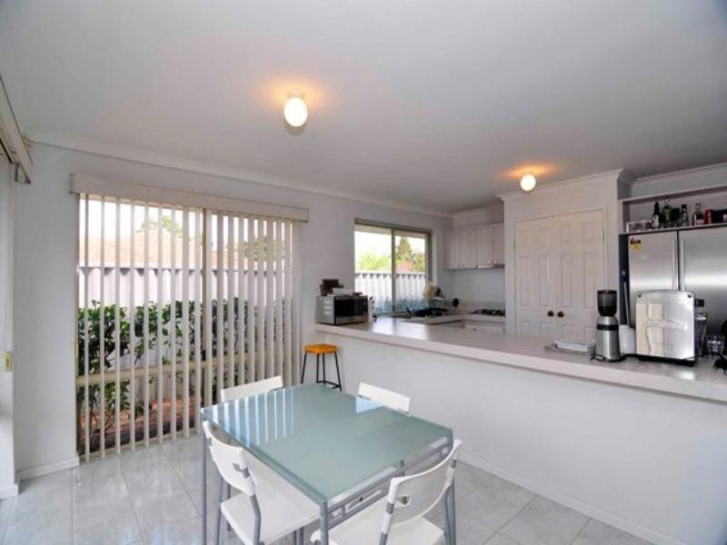 20A Westland Place, Waterford WA 6152
