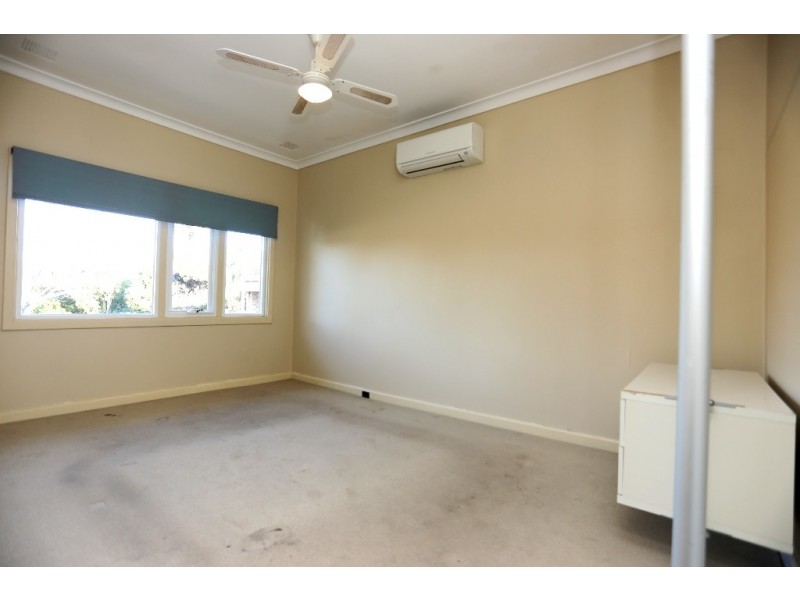 21 Teaguer Street, Wilson WA 6107