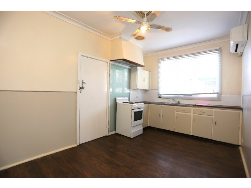 21 Teaguer Street, Wilson WA 6107