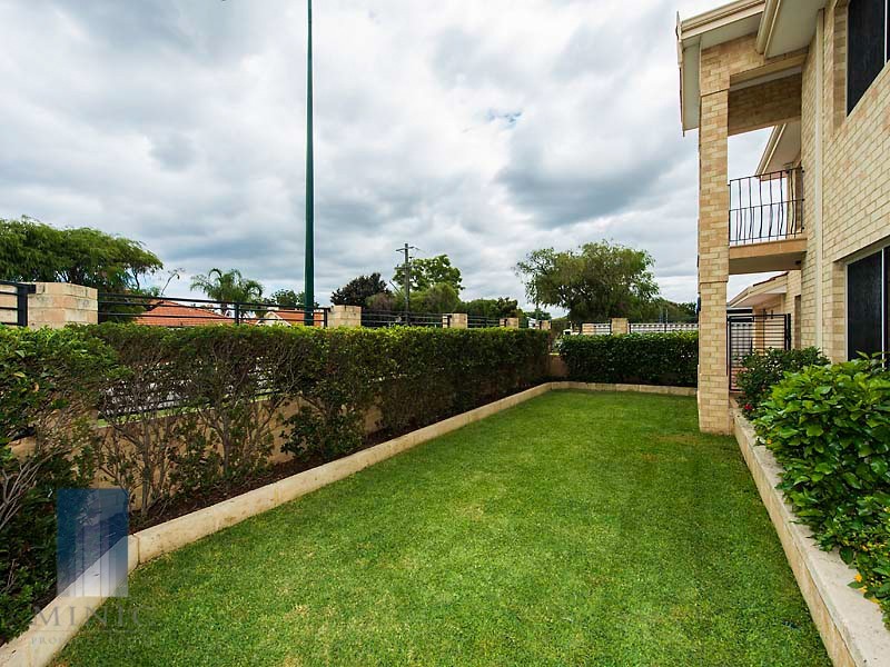66 Welwyn Avenue, Manning WA 6152