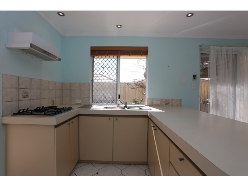 2/14 Stannard Street, St James WA 6102