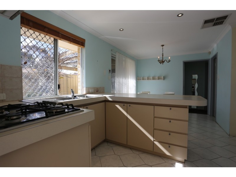 2/14 Stannard Street, St James WA 6102