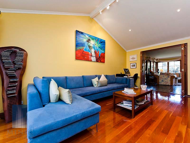 17 Latham Road, Ferndale WA 6148