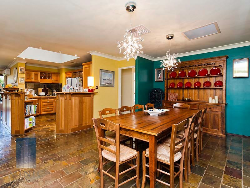 17 Latham Road, Ferndale WA 6148