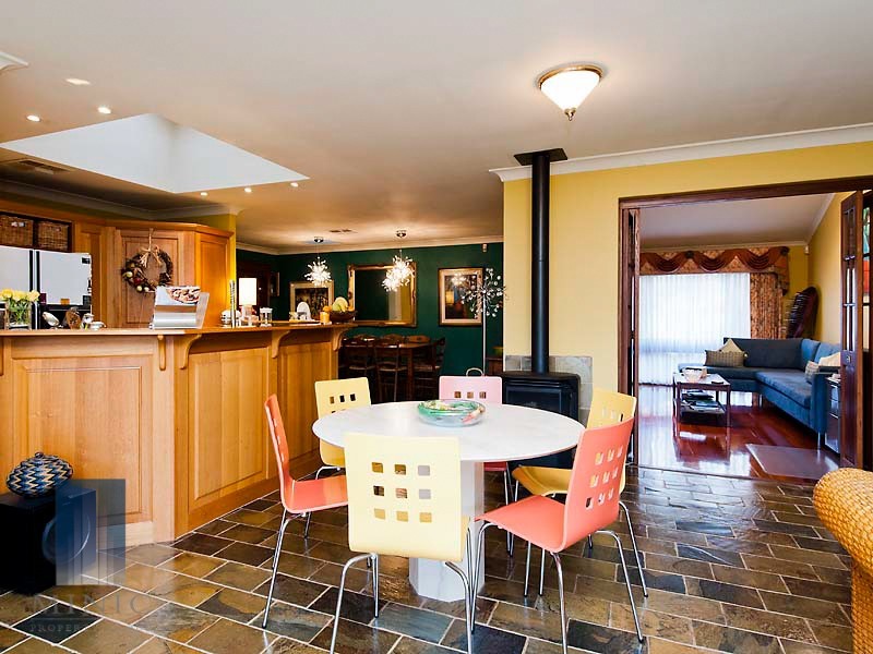 17 Latham Road, Ferndale WA 6148