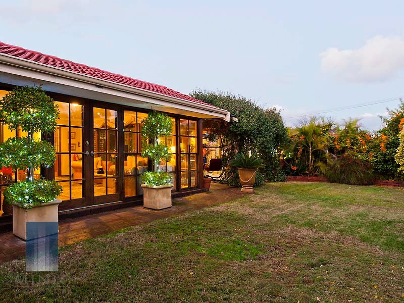 17 Latham Road, Ferndale WA 6148