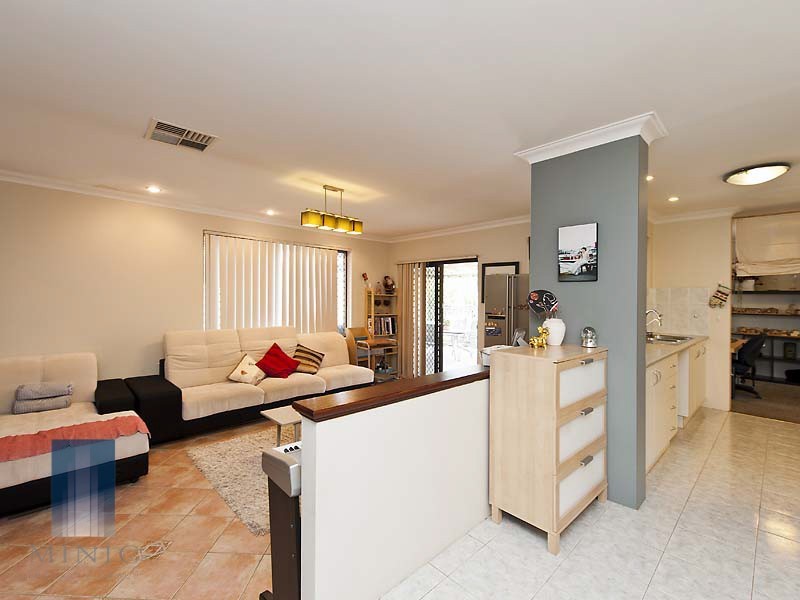 27 Myrna Way, Parkwood WA 6147