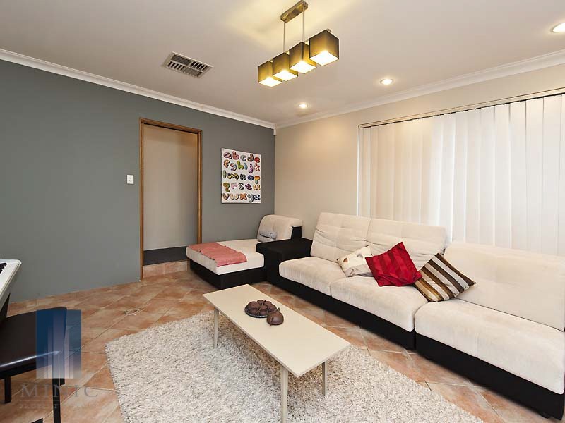 27 Myrna Way, Parkwood WA 6147