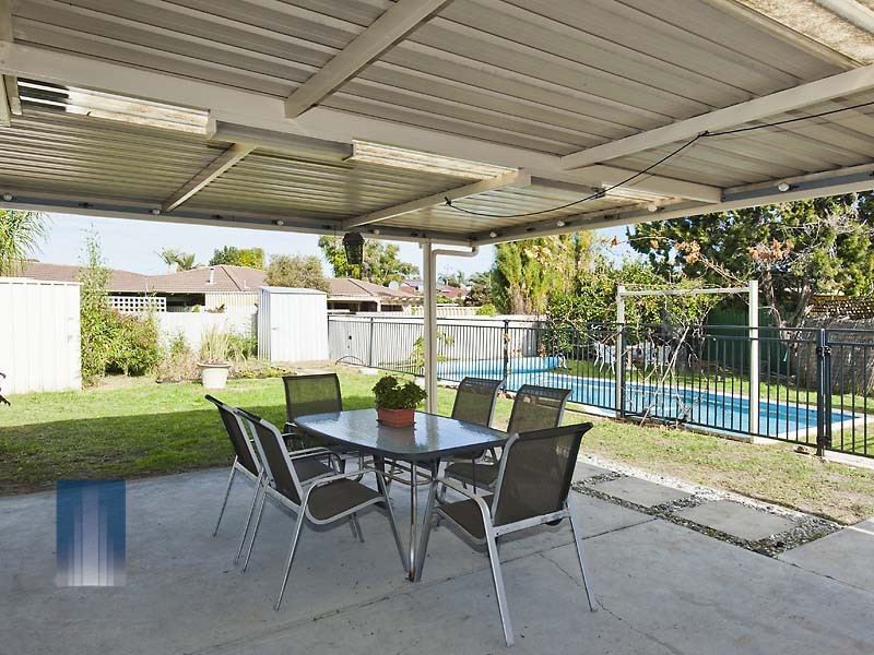 27 Myrna Way, Parkwood WA 6147