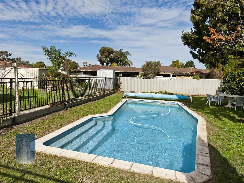 27 Myrna Way, Parkwood WA 6147