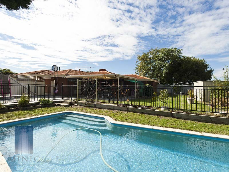 27 Myrna Way, Parkwood WA 6147