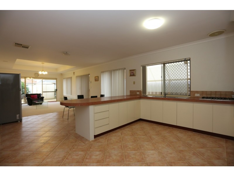 39A FLEMING AVE, Wilson WA 6107
