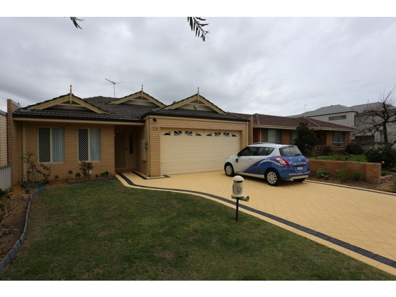 39A FLEMING AVE, Wilson WA 6107