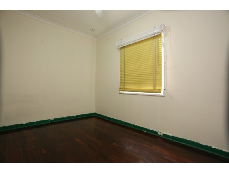 29 Barnsley Street, Queens Park WA 6107