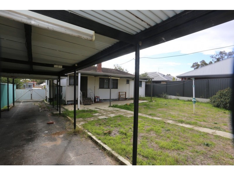 29 Barnsley Street, Queens Park WA 6107