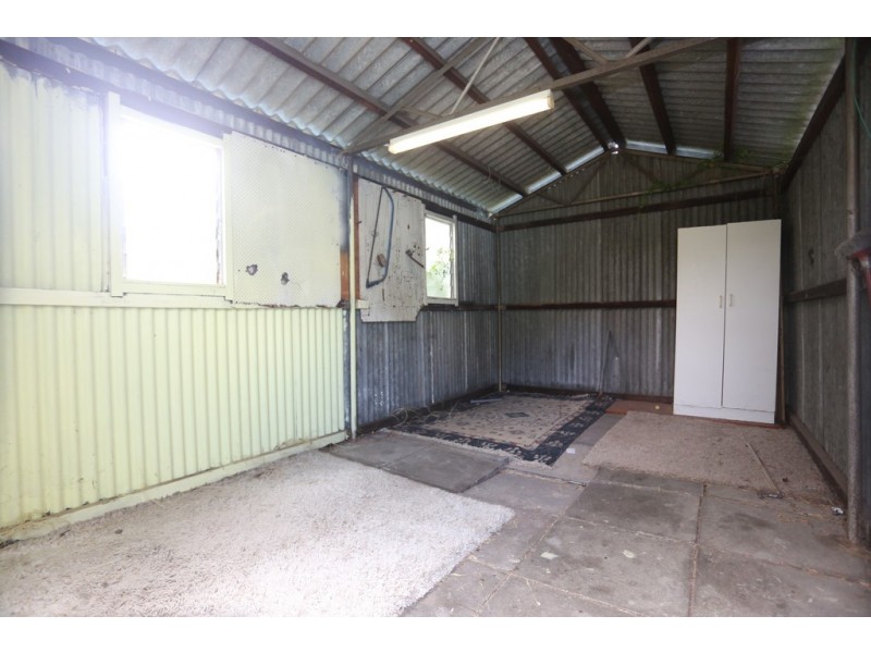 29 Barnsley Street, Queens Park WA 6107