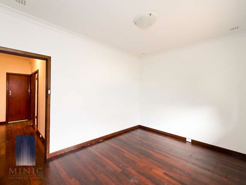 54 Hopkinson Way, Wilson WA 6107