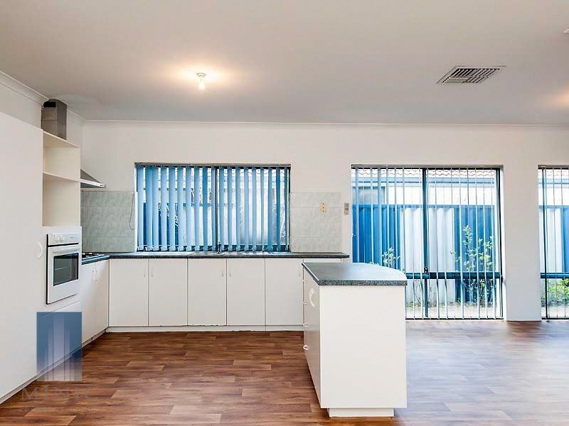 19 Spoonbill Place, Queens Park WA 6107