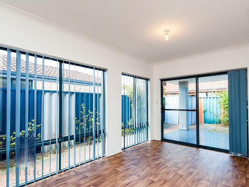 19 Spoonbill Place, Queens Park WA 6107