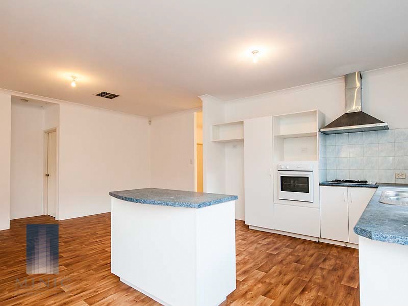 19 Spoonbill Place, Queens Park WA 6107