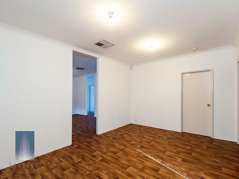 19 Spoonbill Place, Queens Park WA 6107