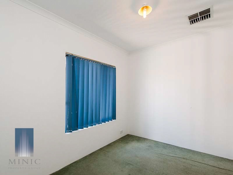 19 Spoonbill Place, Queens Park WA 6107