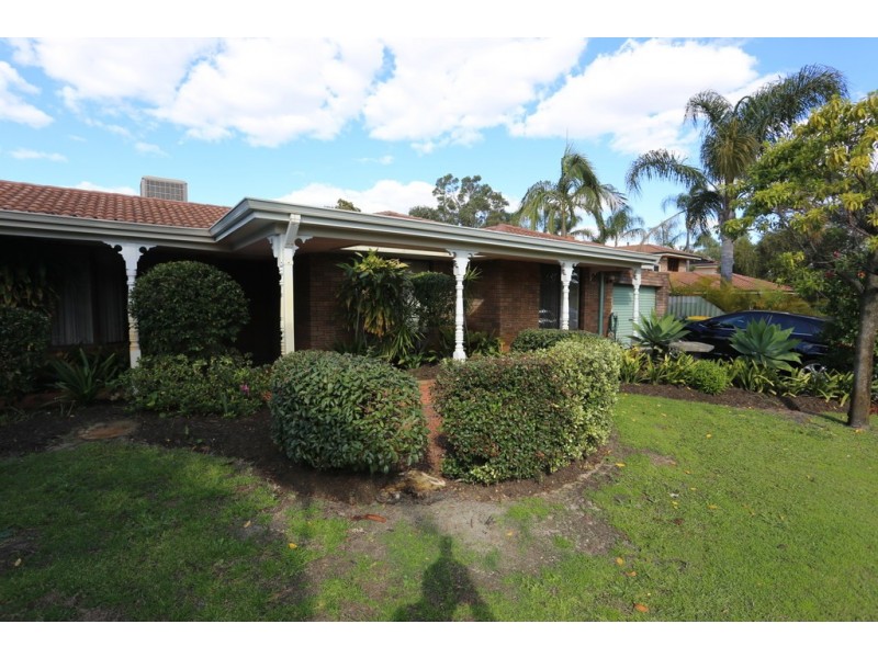 2 Thurles Court, Waterford WA 6152