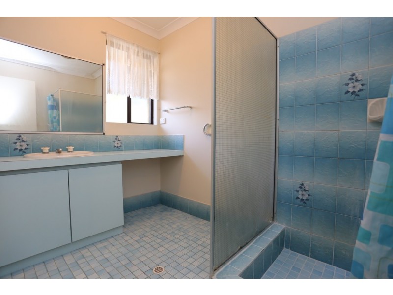 2 Thurles Court, Waterford WA 6152