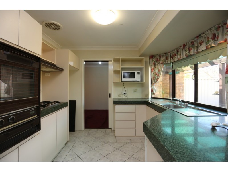 2 Thurles Court, Waterford WA 6152