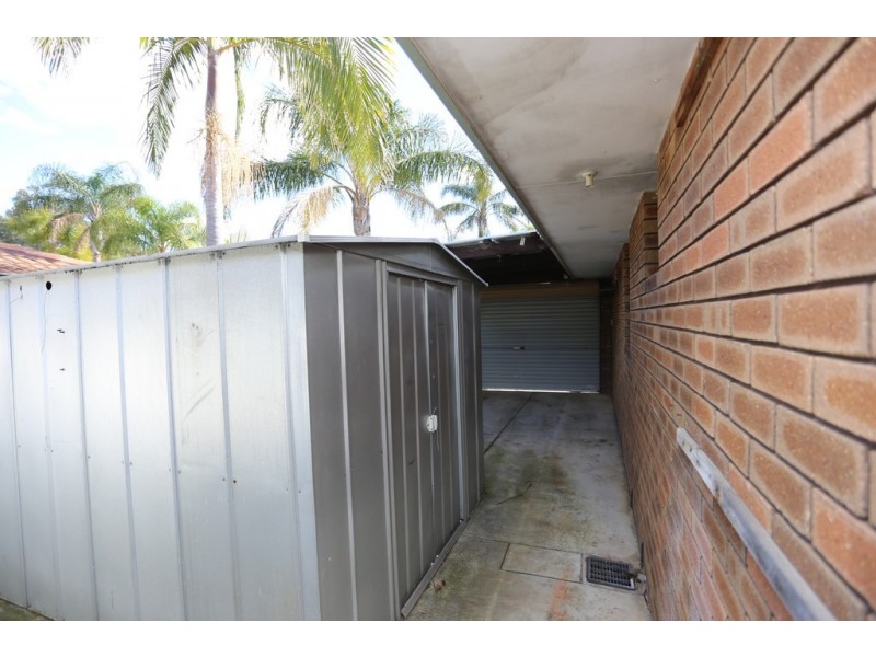 2 Thurles Court, Waterford WA 6152