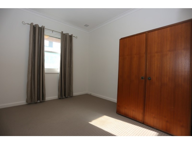 11 Bungaree Road, Wilson WA 6107