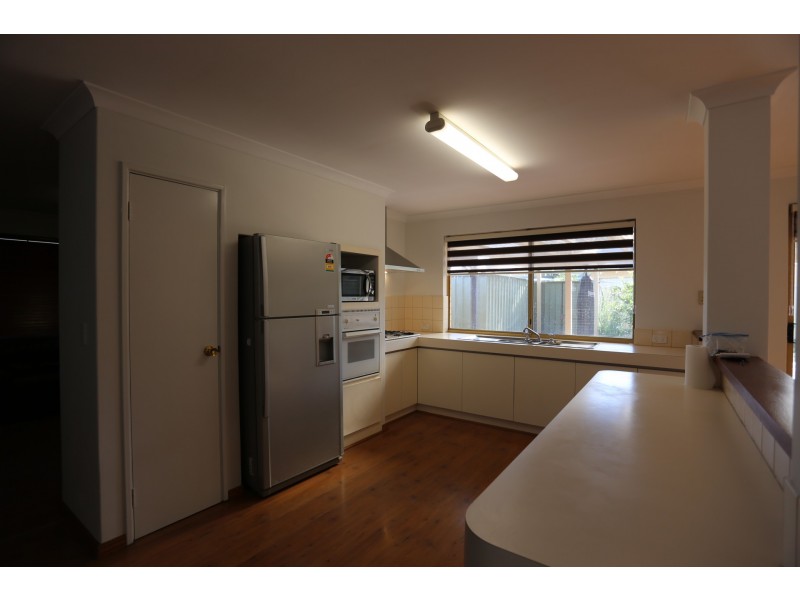 3 Mercy Mews, Queens Park WA 6107