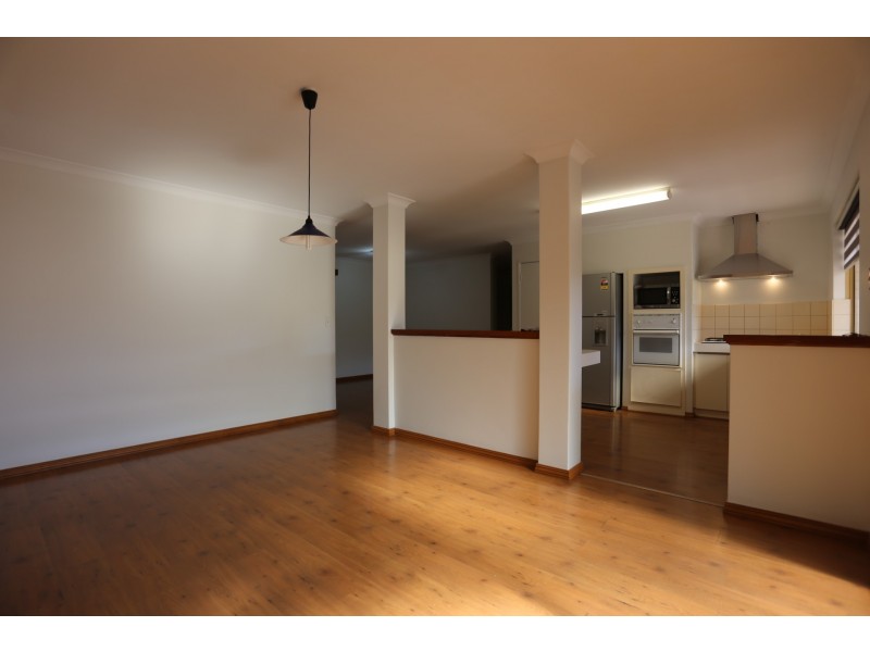 3 Mercy Mews, Queens Park WA 6107