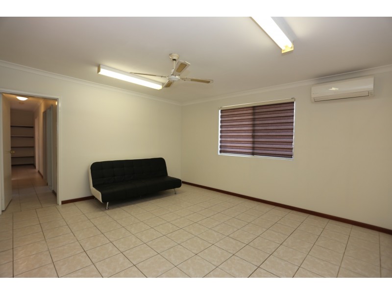 3 Mercy Mews, Queens Park WA 6107
