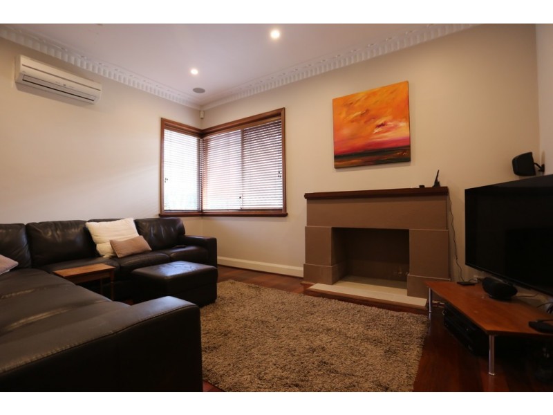 83 Manning Road, Manning WA 6152