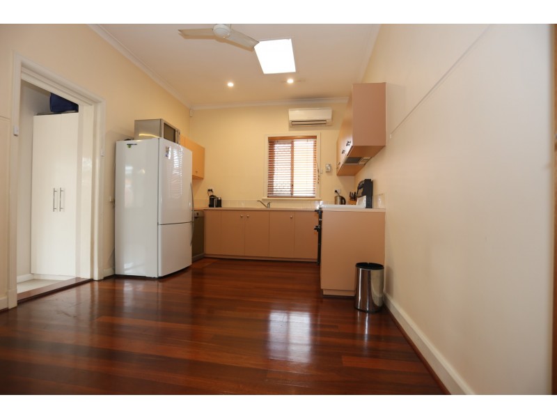 83 Manning Road, Manning WA 6152