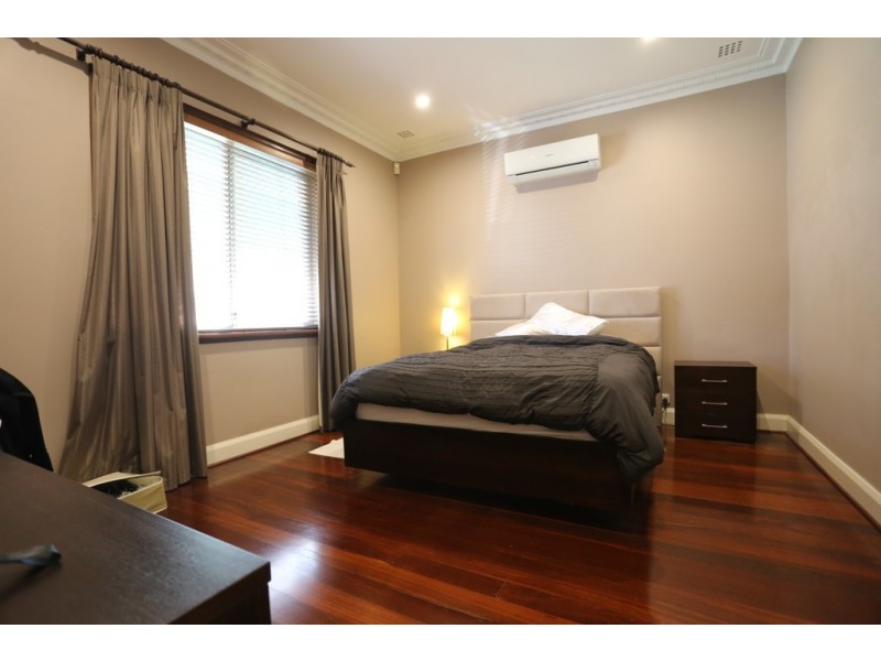 83 Manning Road, Manning WA 6152
