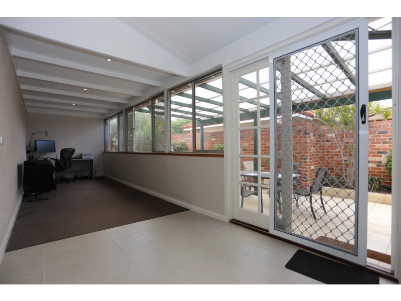 83 Manning Road, Manning WA 6152