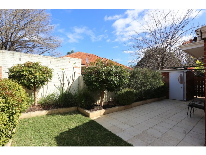 83 Manning Road, Manning WA 6152