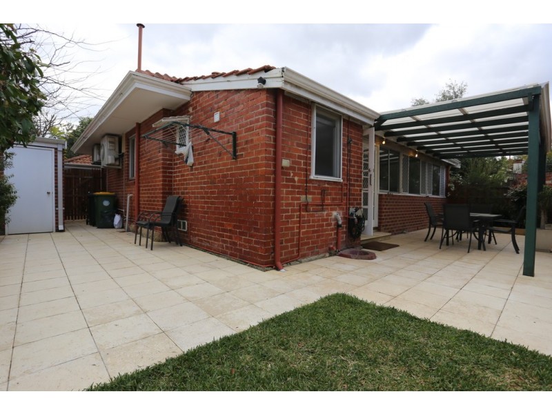 83 Manning Road, Manning WA 6152