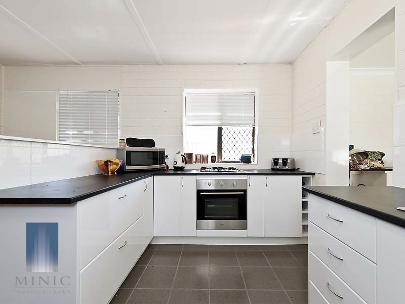 3 Chamberlain Road, Rivervale WA 6103