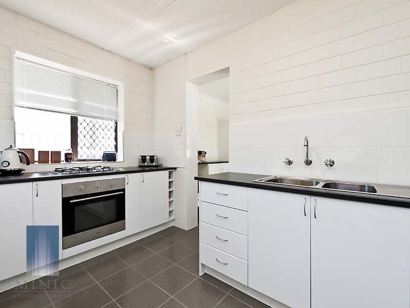 3 Chamberlain Road, Rivervale WA 6103