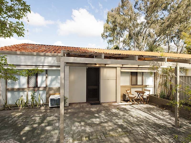 3 Chamberlain Road, Rivervale WA 6103