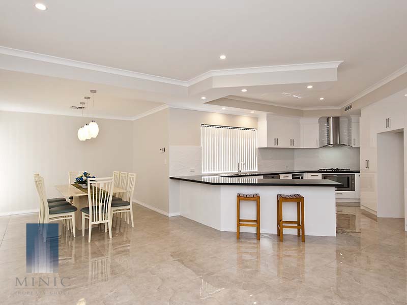 14 Tricia Court, Shelley WA 6148