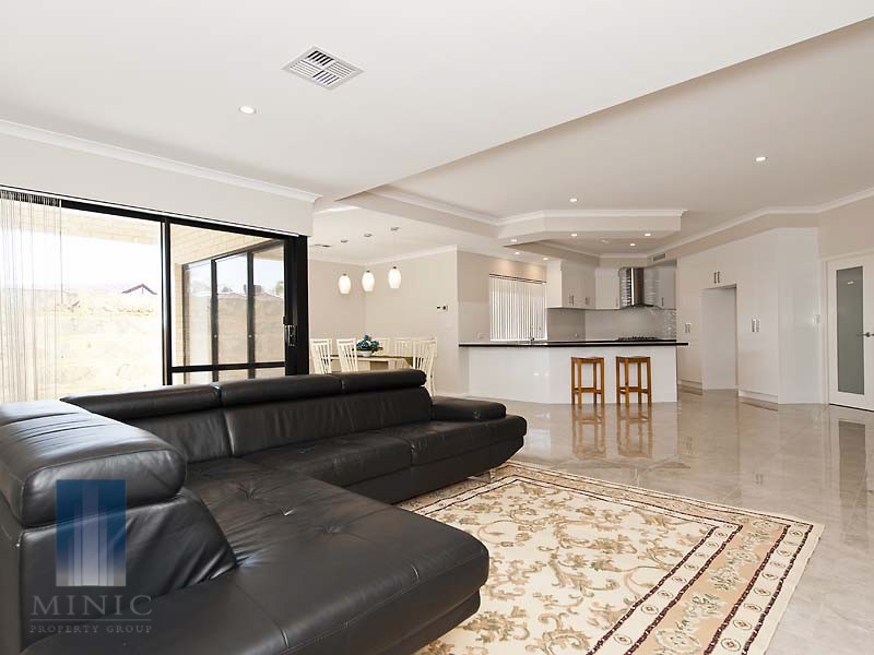 14 Tricia Court, Shelley WA 6148