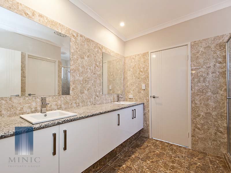 14 Tricia Court, Shelley WA 6148