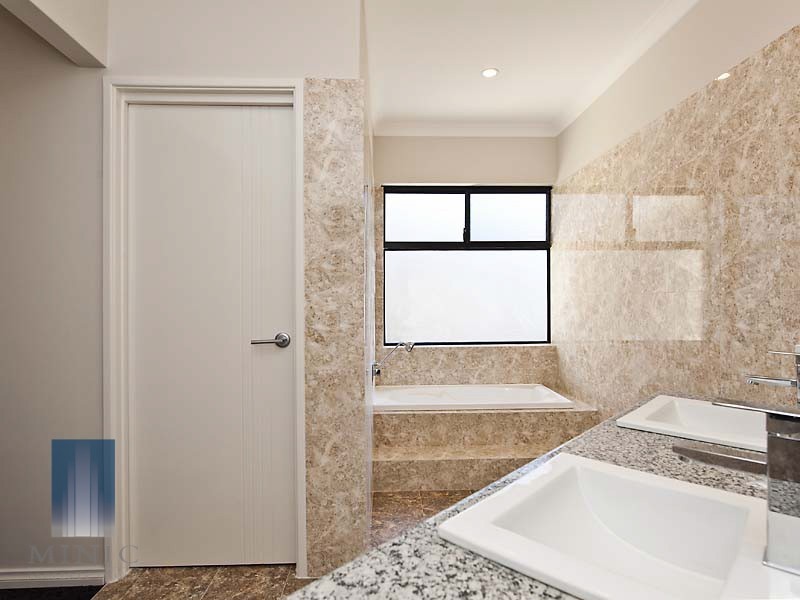 14 Tricia Court, Shelley WA 6148