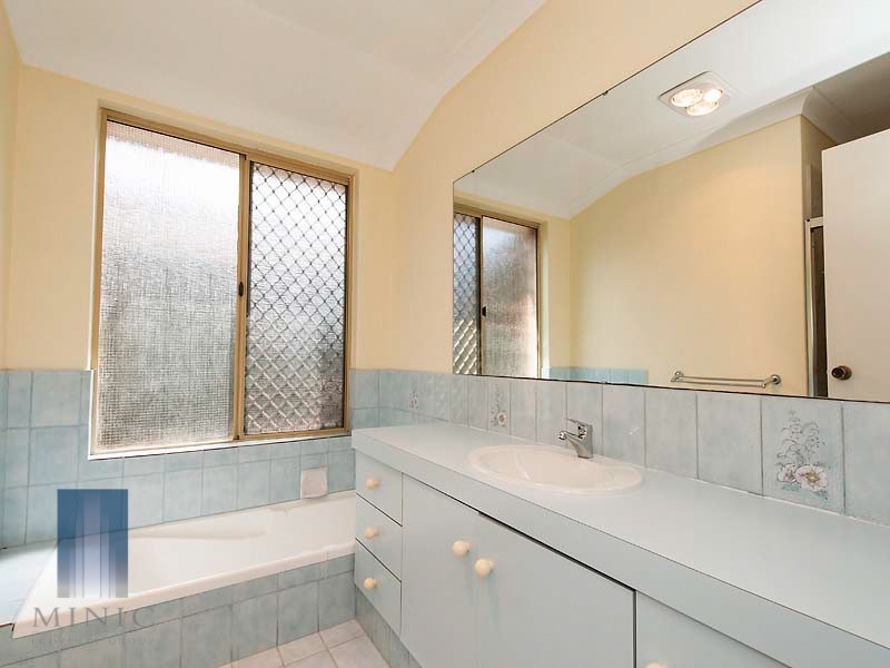 32 Envall Way, Leeming WA 6149