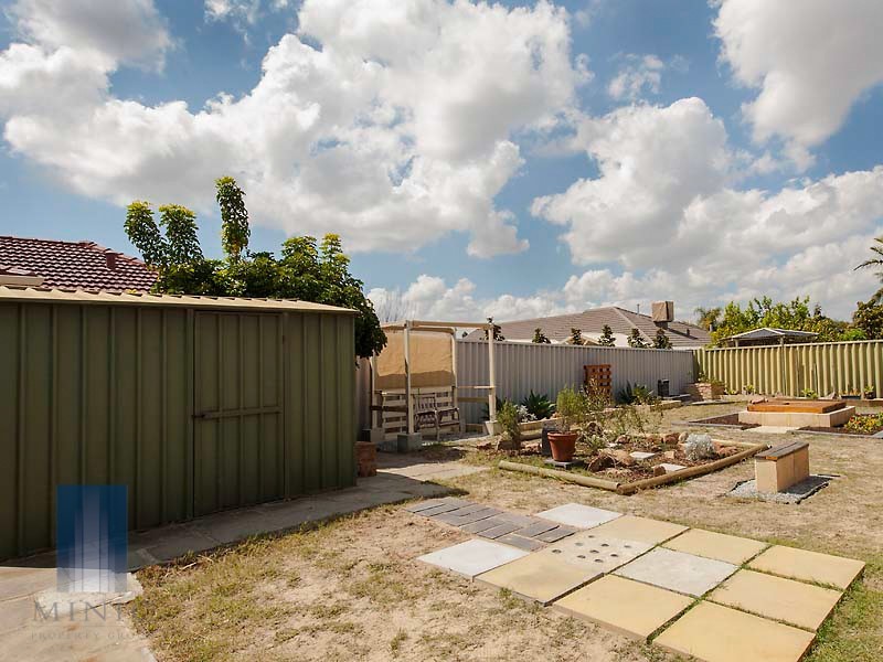 32 Envall Way, Leeming WA 6149